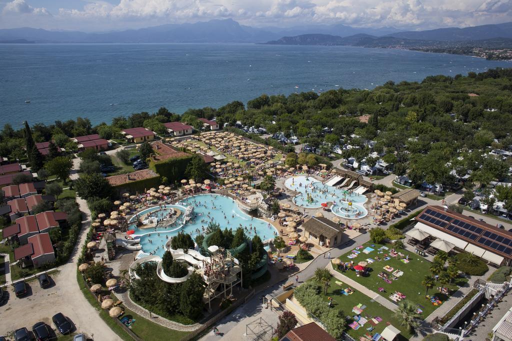 Piani Di Clodia Holidaypark Hotell Lazise Exteriör bild